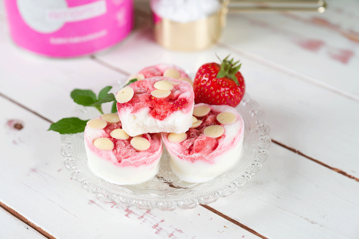  Frozen Joghurt Bites mit Erdbeeren