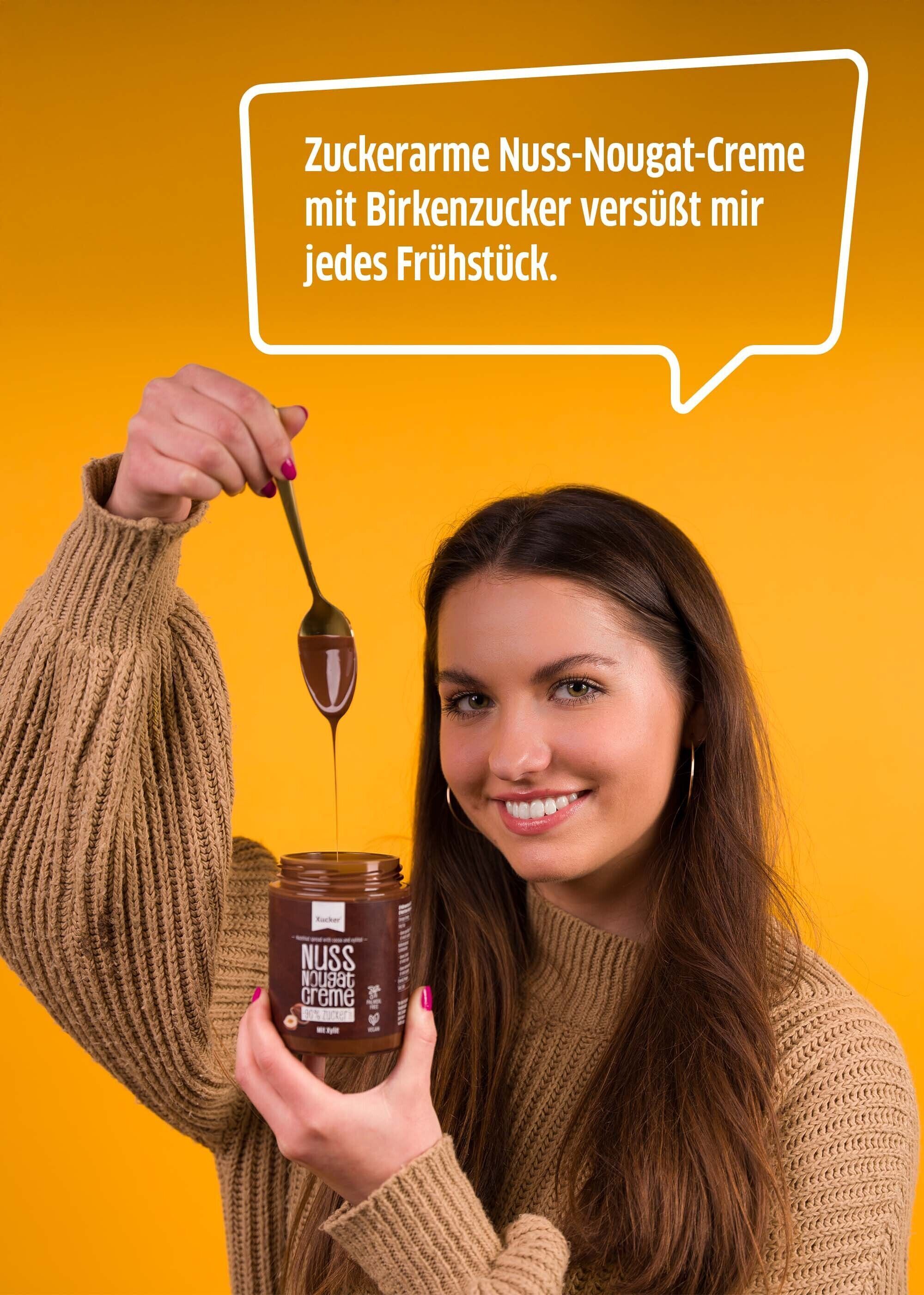 Kundin geniesst die Xucker Nuss-Nougat Creme – der perfekte Start in den Tag!