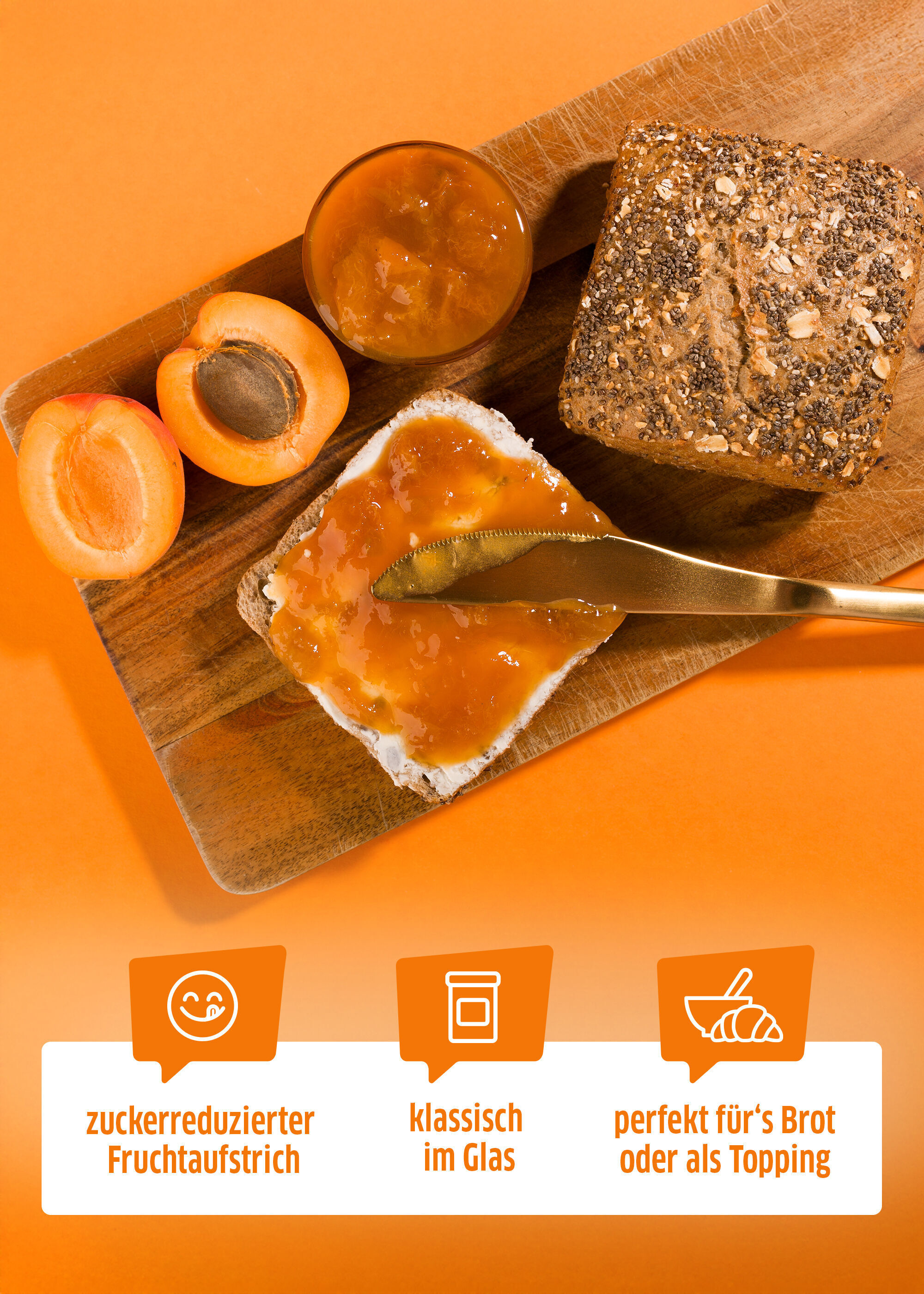 Xucker Aprikosenaufstrich auf einem Brötchen, perfekt für den Frühstückstisch.