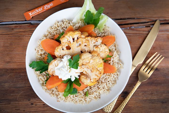 Blumenkohl-Schnitzel mit Meerrettich-Möhren