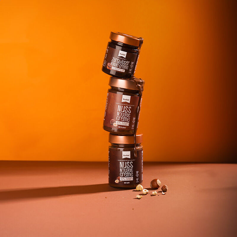 3 Nusscremes von Xucker ohne Zuckerzusatzgestaplt als Turm