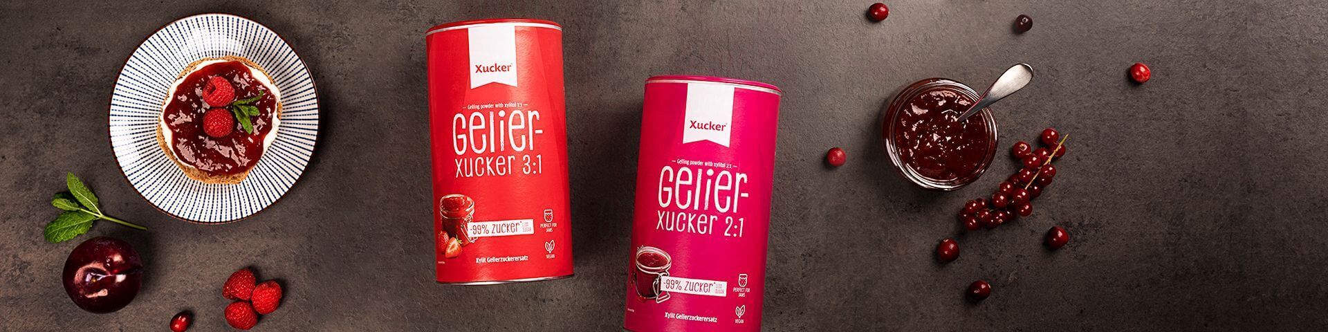 Dosen Gelierxucker 3:1 und 2:1 mit Serviervorschlag: Selbstgemachter Fruchtaufstrich und bestrichenes Brot