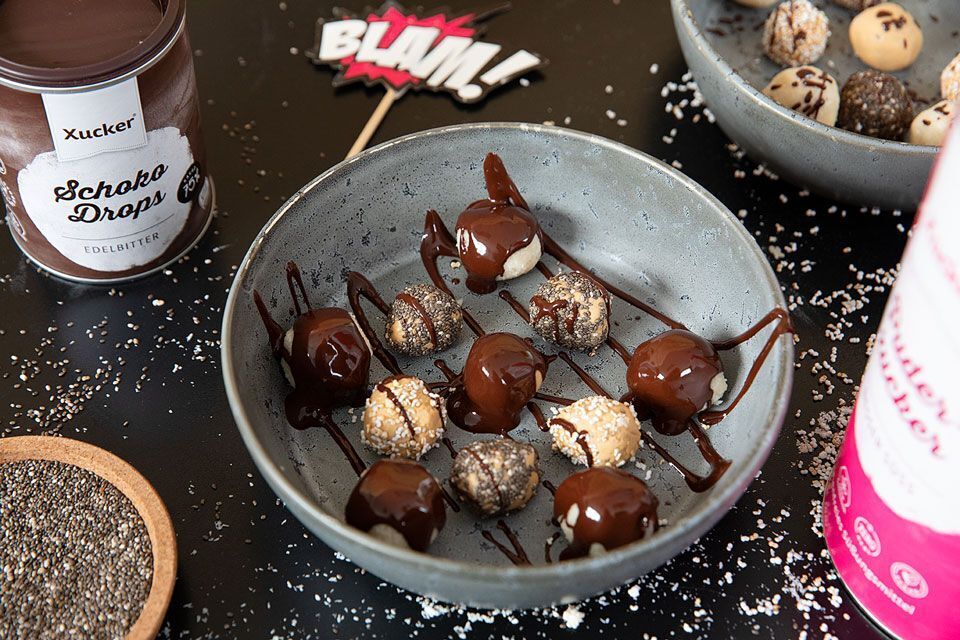 Protein Balls ohne Zucker (Erdnuss und Kokos) 