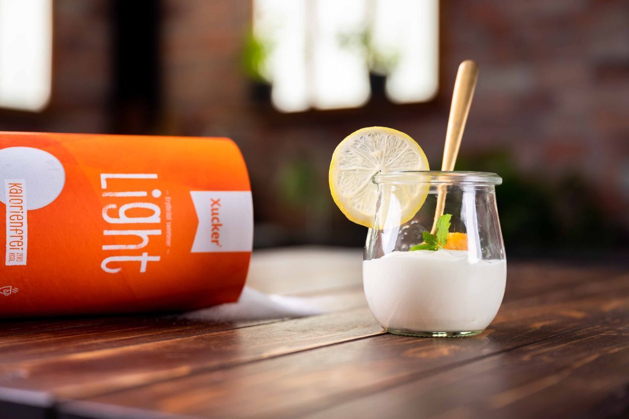 Sommerliche Quark-Creme mit Zitrone